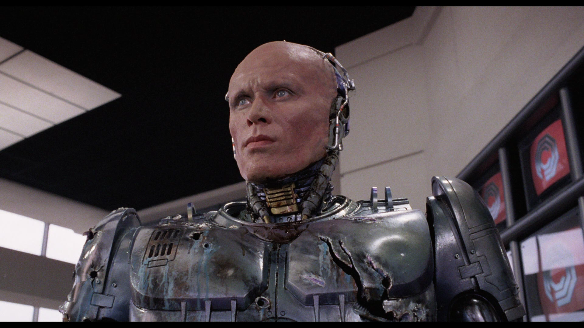 Кадр из фильма "Робокоп" 1987 года 