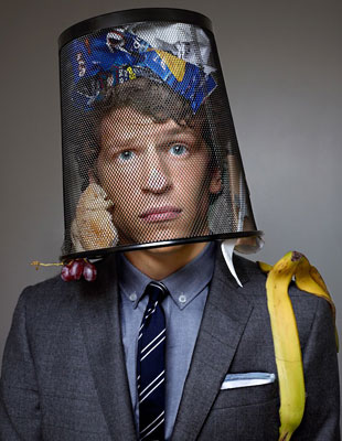 Человек-катастрофа Джесси Айзенберг.