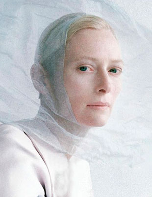 Тильда Суинтон для журнала W