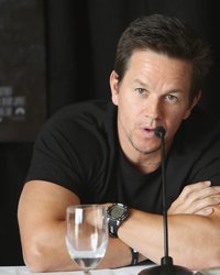 <p class="MsoNormal">Марк Уолберг</p>