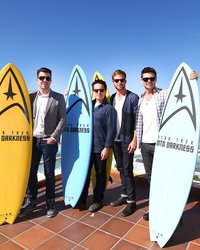 <p class="MsoNormal">Закари Куинто, Джей Джей Абрамс, Крис Пайн и Карл Урбан</p>