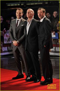 <p>Джей Кортни, Брюс Уиллис и Себастьян Кох</p>