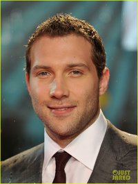 <p>Джей Кортни</p>