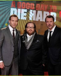 <p>Джей Кортни, режиссер Джон Мур и Себастьян Кох</p>