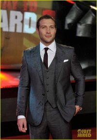 <p>Джей Кортни</p>