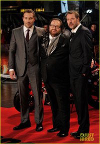 <p>Джей Кортни, режиссер Джон Мур и Себастьян Кох</p>