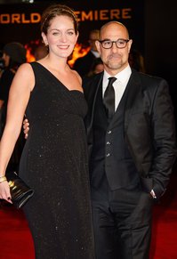 Стэнли Туччи с женой Фелисити Блант (родной сестрой Эмили Блант)