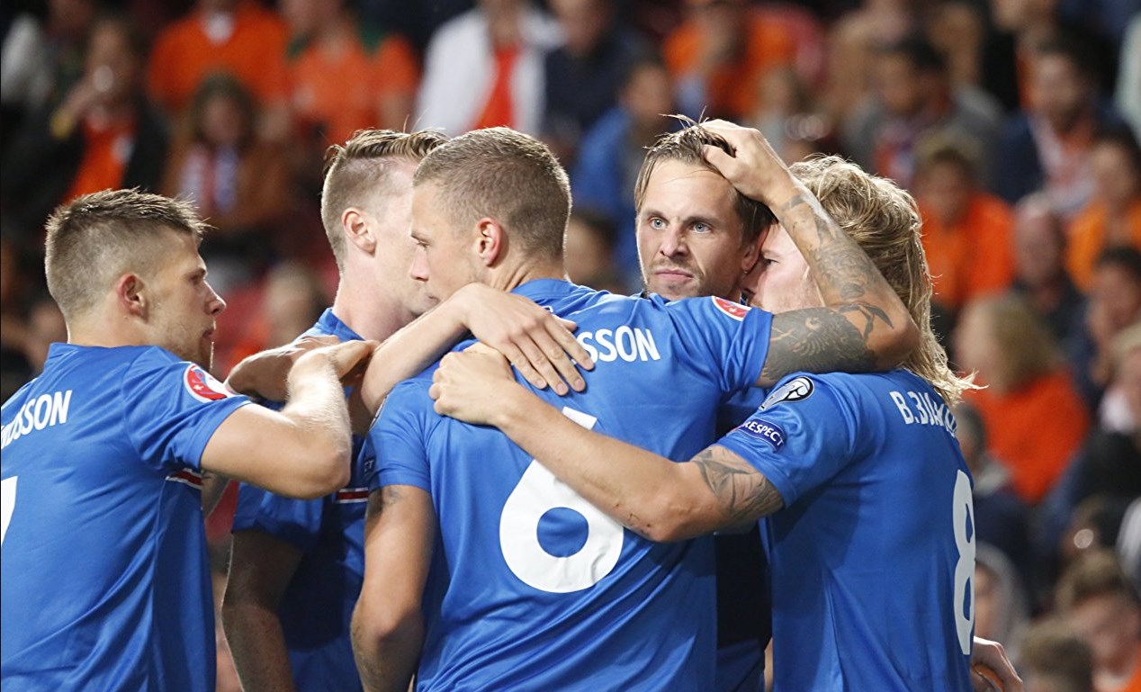 футболисты Исландии в фильме "Внутри вулкана"