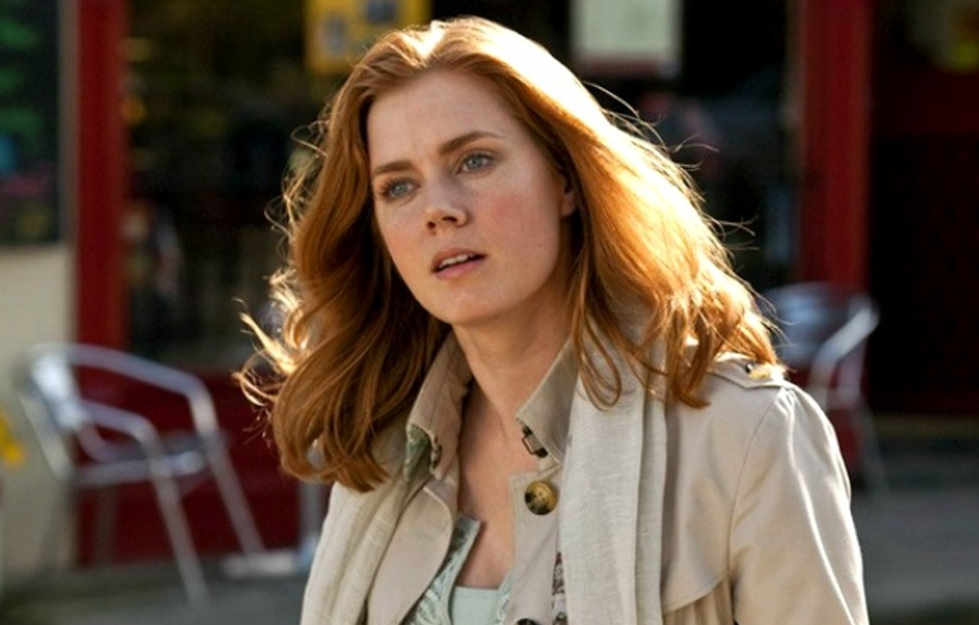 Эми Адамс в сериале  "Острые предметы"