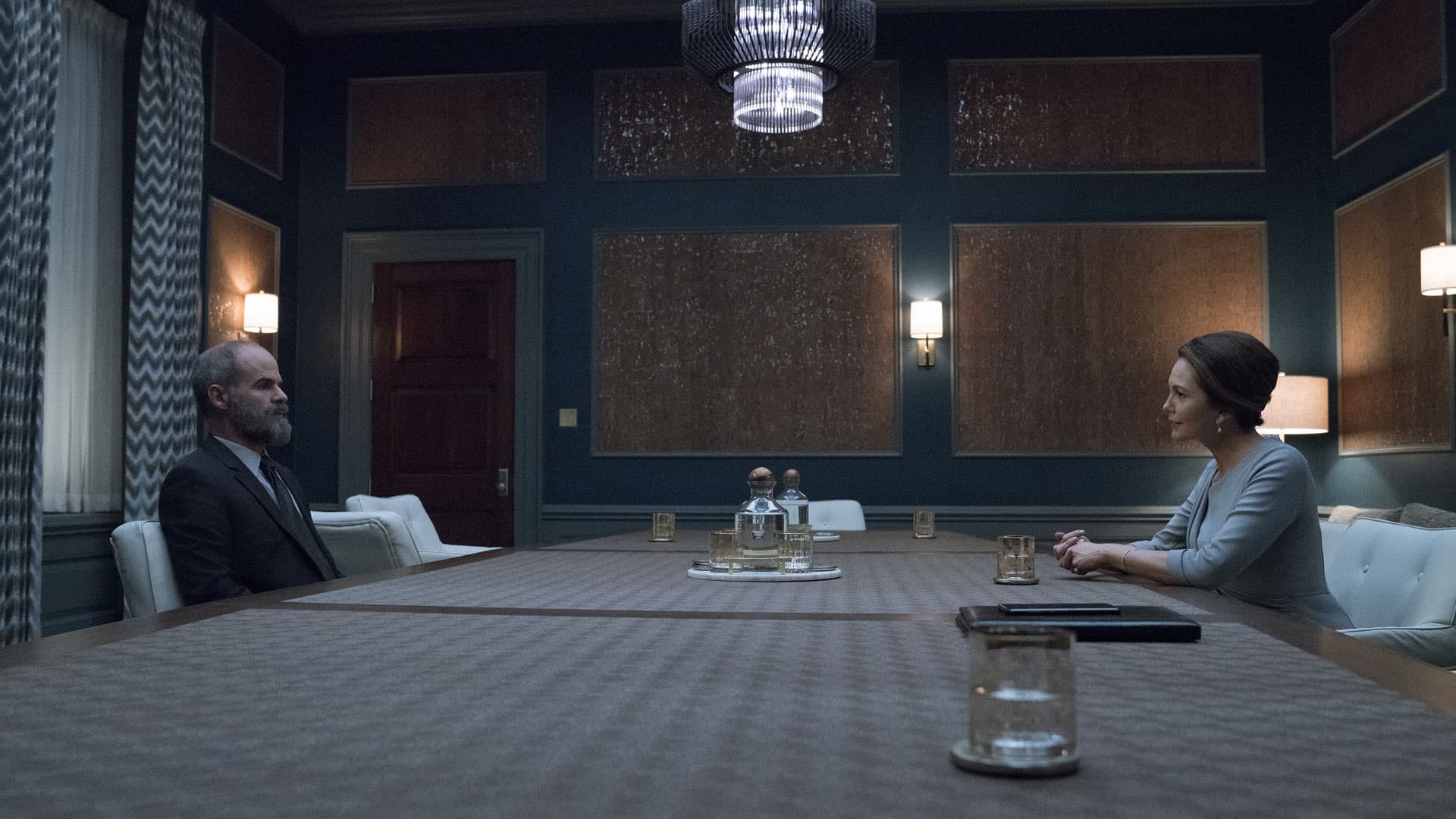 Феминизм и тень Кевина Спейси: что говорят о 6-м сезоне «Карточного домика»