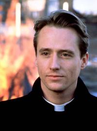 Кадр Священник