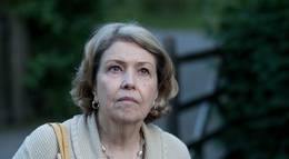 Кадр из фильма "Дом на окраине" - 2