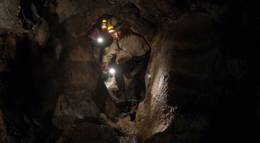 Кадр из фильма "Спуск 2" - 1