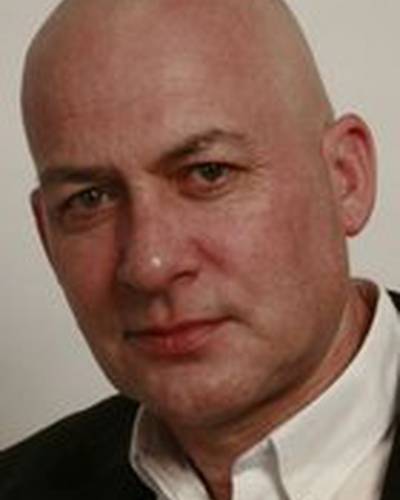 Мартин Батлер фото