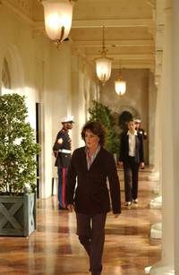 Кадр Западное крыло