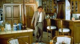 Кадр из фильма "Коломбо: Загадка миссис Коломбо" - 2