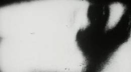 Кадр из фильма "Порожденный" - 1