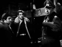 Кадр Лагерь для военнопленных №17