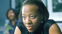 Кадр из фильма "Тайны и ложь" - 2