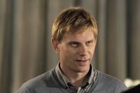 Кадр Быть человеком