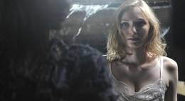 Кадр из фильма "Деревня" - 2