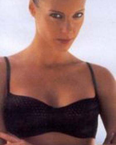 Szilvia Bizek фото