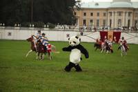 Кадр Подарок с характером