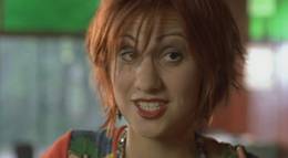 Кадр из фильма "Красный грузовик серого цвета" - 2