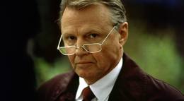 Кадр из фильма "Благодетель" - 2