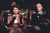 Кадр Поцелуй женщины-паука