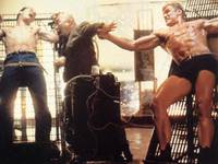 Кадр Разборки в маленьком Токио