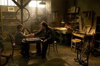 Кадр Мир велик, а спасение поджидает за углом