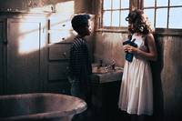 Кадр Люди под лестницей