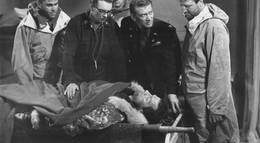 Кадр из фильма "Чудовище с глубины 20000 морских саженей" - 2