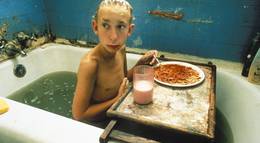 Кадр из фильма "Гуммо" - 2