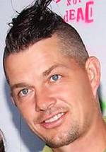 Адриан Янг фото