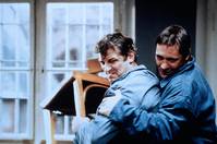 Кадр Просто маскировка