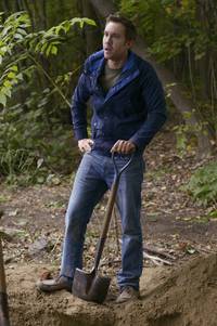 Кадр Быть человеком