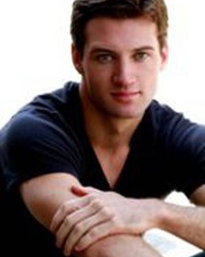 Кру Эннис фото