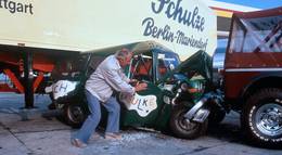 Кадр из фильма "Alles Lüge" - 1