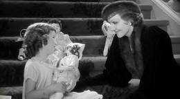 Кадр из фильма "Сентиментальная певица" - 2