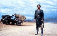 Кадр Безумный Макс 3: Под куполом грома