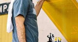 Кадр из фильма "Продавщица" - 2