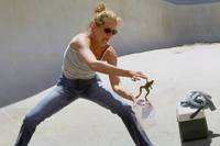 Кадр Эрин Брокович