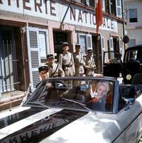 Кадр Жандарм женится