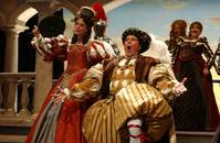 Кадр Малкольм в центре внимания