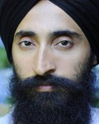 Варис Ахлувалиа фото