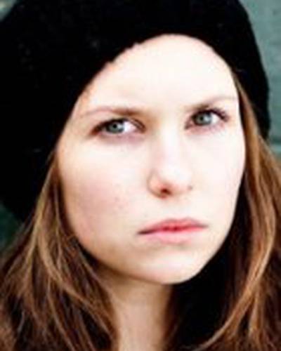 Оливия Теннет фото