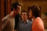 Кадр Малкольм в центре внимания