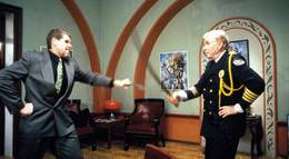 Кадр из фильма "Полицейская академия 7: Миссия в Москве" - 1